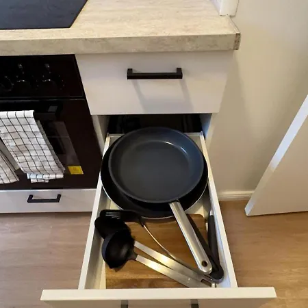 Апартаменты Modernes Ferienapartment In Berlin-neukoelln Берлин