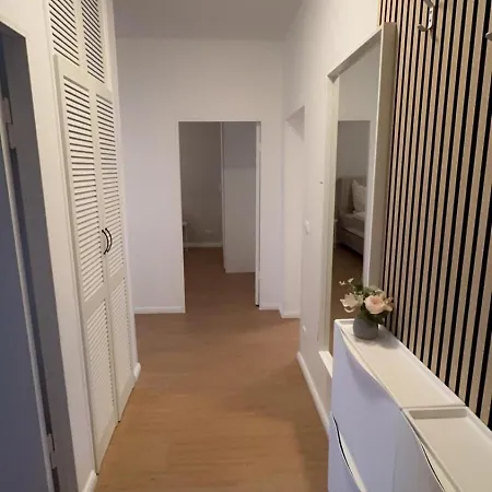 Modernes Ferienapartment In Berlin-neukoelln Lägenhet